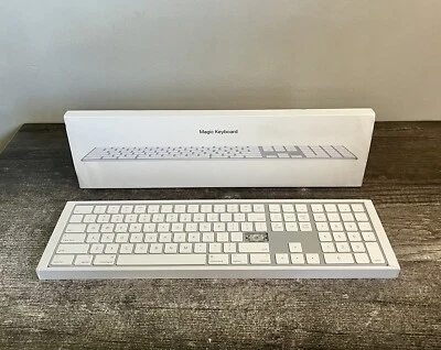 Funciona pero falta la tecla Enter - Apple Magic Keyboard 2 con teclado numérico A1843 Foto 1 de 4