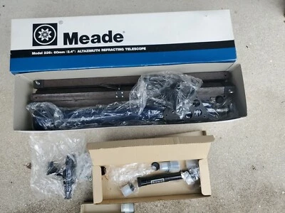 VTG Meade Model 226 60 mm (2.4") Altazimuth Refracting Telescope  - Image 1 of 4