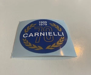 GRAZIELLA CARNIELLI 70 logo adesivo/stickers - Foto 1 di 2