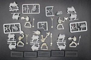 Warhammer 40K Ork Orks Snakebite BoarBoyz x5 include Nob Boar Boyz 2a edizione metallo - Foto 1 di 8
