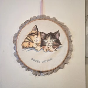 Vintage Kittens Napping Sweet Dreams Print Hoop Wall Hanging Decor - Picture 1 of 4