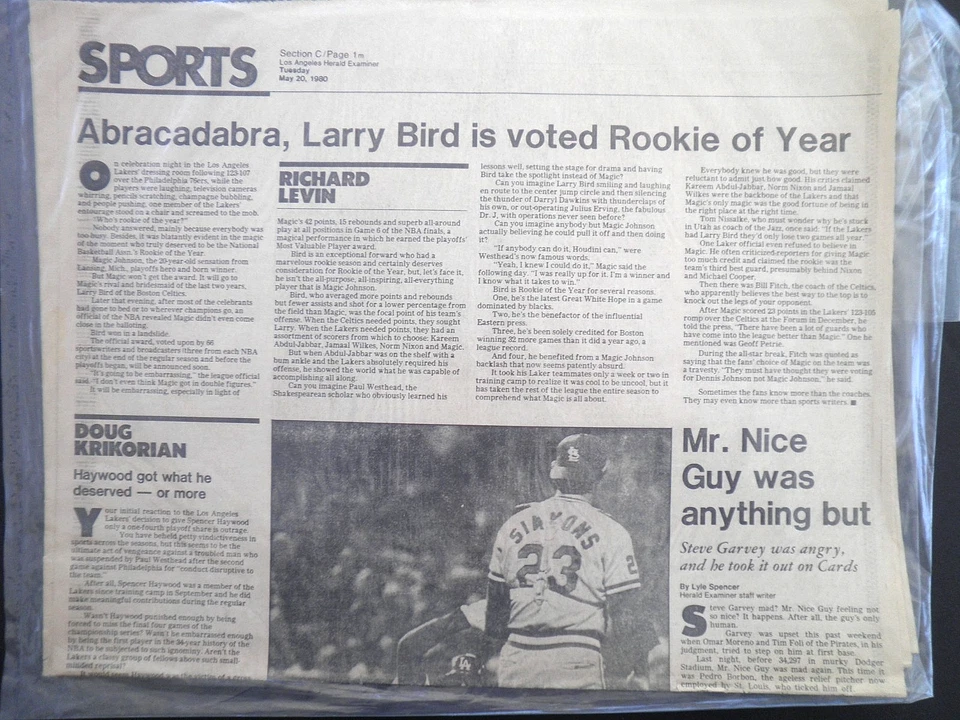 RARO PERIÓDICO DEPORTIVO LARRY BIRD CELTICS NOMBRADO NOVATO DE LA NBA DEL AÑO 1980 DE COLECCIÓN Foto 1 de 1