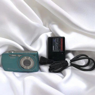 [N Mint] CASIO EX-Z2300 GD Digital Camera EXILIM Blue 14.1 MP Optical Zoom 5x - Image 1 of 4