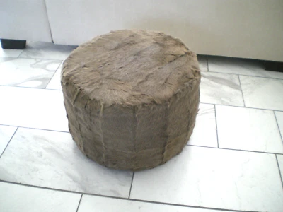 Sitzsack, Fellhocker, Hocker Laden Preis über 1000,-Pelz,Fell  - Bild 1 von 4