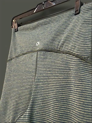 GapFit Maternity Full Panel Propel 7/8 Leggings Green Stripes Eclipse XS - Image 1 of 4