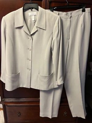 ELIZABETH By Liz Claiborne Gray 100% Silk Lined Blazer Jacket & Pant Suit Set 14 - Image 1 of 4