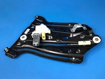 12-17 BMW F12 640I 650I M6 CONVERTIBLE REAR RIGHT QUARTER WINDOW REGULATOR - Image 1 of 4
