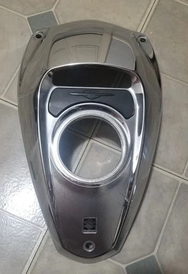 Bisel del tanque de gasolina Suzuki Boulevard 2005 M50 Foto 1 de 4