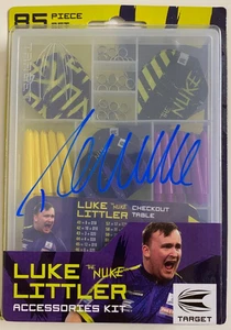 Luke 'The Nuke' Littler **HAND SIGNED** ~ HANDSIGNIERT ~ Darts Zubehör Set - Bild 1 von 1
