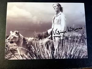 VIRGINIA McKENNA - GEBORENE FREIE SCHAUSPIELERIN - TOP SIGNIERTE S/W FOTOGRAFIE - Bild 1 von 1