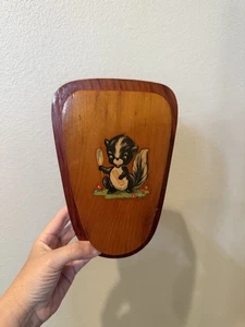 Vintage 1950s Cedar Wall Pocket Girly Skunk Art Mid Century Kitsch Bathroom OOAK - Picture 1 of 6