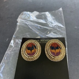vintage lady Remington oval earrings gold trim enamel swirl center - Picture 1 of 3