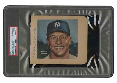Foto firmada por Mickey Mantle y Yogi Berra de la década de 1950 con certificado de autenticidad de ADN de PSA Foto 1 de 2