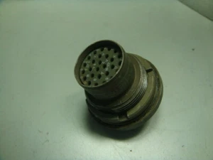 Military Sincgars AM-7239A/VRC AM-7239/VRC A3012763-2  CA-111349-1 Connector  - Picture 1 of 7