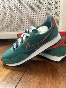Size 8.5 - Nike Waffle Trainer 2 First Use - Green Noise - Picture 1 of 9