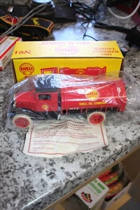 Shell 1931 Hawkeye Tanker Truck Ertl Diecast Coin Bank 1992 1:34th #2149 - Picture 1 of 18