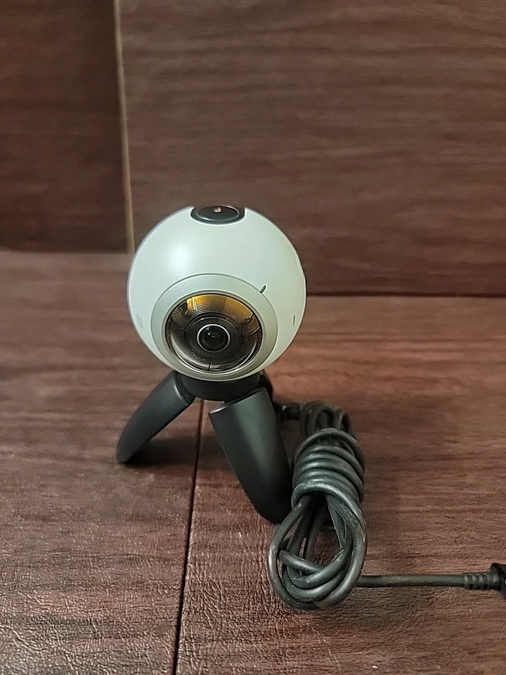 Samsung Gear 360 Degree Camera SM-C200 White Tested Working / With Battery - Image 1 of 4