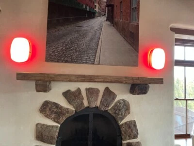 Apliques de pared LZF Guijarro, medianos, rojos, LED, hermosa chapa de madera, ligeramente usados Foto 1 de 4