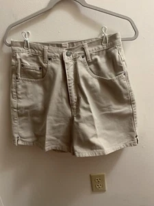 Bill Blass shorts size 12 waist 33” inseam 4.5” high rise slits in sides beige - Picture 1 of 5