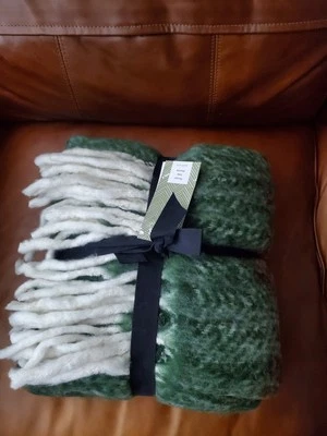 WEST ELM NEW NEVER OPENED 50 X 70 Throw BLANKET Jete Manta Herringbone Nwt - Image 1 of 4