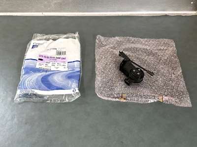 Sensor de nivelación de lámpara de cabeza izquierda GM OEM NOS 23152098 2015-2020 Cadillac Escalade ESV Foto 1 de 4