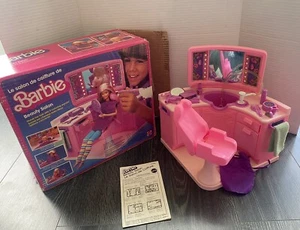VINTAGE 1983 BARBIE BEAUTY SALON #4839 W/ ACCESSORIES W/ BOX - Picture 1 of 11