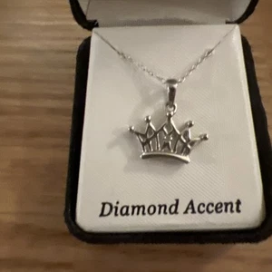 Halskette mit Krone Anhänger  - Bild 1 von 3