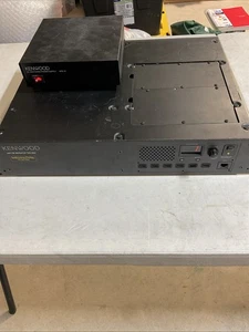 KENWOOD TKR-850-1 RIPETITORE UHF FM ALTE PRESTAZIONI W-kenwood Kps-15 - Foto 1 di 13