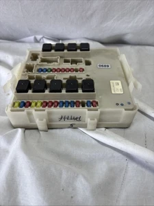 2004-2007 nissan pathfinder Fuse Box Relay Armada Pathfinder Xterra QX56 - Picture 1 of 8