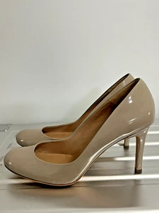Ann Taylor Taupe Patent Leather Heels 9 NIB $155 - Picture 1 of 8