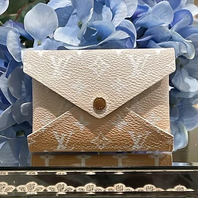 louis-vuitton kirigami small Pool Collection - Image 1 of 4