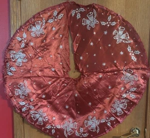Vintage Satin Christmas Tree Skirt, Beautiful Red And Silver Christmas Motif - Picture 1 of 3