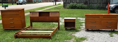MID CENTURY WALNUT KROEHLER COMPLETE BEDROOM SET ALL ORIGINAL Cover