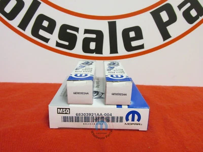 Bujías Dodge Ram, Dakota, Durango 3.9 V6 OEM MOPAR NUEVAS Foto 1 de 4