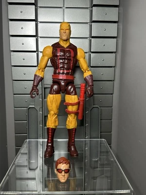 Traje Amarillo Infinito Marvel Legends Daredevil Walgreens Exclusivo 6" SUELTO Foto 1 de 2