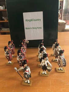 KING AND COUNTRY BW001 13 PIECE BLACKWATCH REGIMENT PIPE + DRUM TOY SOLDIER BAND - Picture 1 of 1