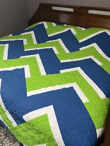 VTG 70’s Bedspread Comforter Geometric 108” X 96” King/Queen Vibrant EUC USA