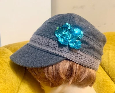 Gorra gris mezcla de lana cadete gorra cabbie noticiero banda de encaje lentejuelas flor talla 57 cm Foto 1 de 4