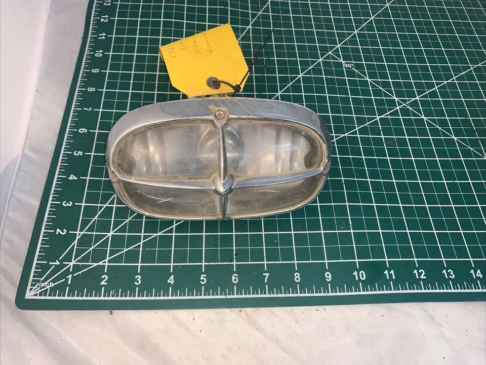 1964 Pontiac Grand Prix Fog/drivers Lights Original Guide 2 Sae Dp64 - Imagem 1 de 4