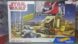 Disney Guerra de las Galaxias Hot Wheels Mos Eisley Junction Juego R2-D2 Coche NUEVO CAJA SELLADA - Imagen 1 de 8