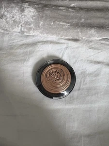 Laura Geller baked gelato swirl illuminator Caramel Glow 4.5 G .16 Oz - Picture 1 of 2
