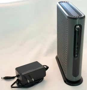 Motorola MB8600 DOCSIS 3.1 Cable Modem Xfinity - Afbeelding 1 van 3