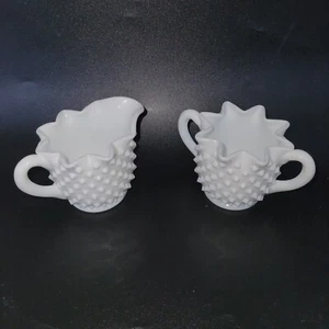 Corona de vidrio de leche blanca Fenton Hobnail azúcar y crema - Imagen 1 de 15