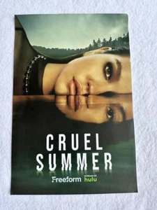 "CRUEL VERANO - 12""x18"" Póster de TV Promocional Original SDCC 2023 COMO NUEVO Comic Con Hulu - Imagen 1 de 1
