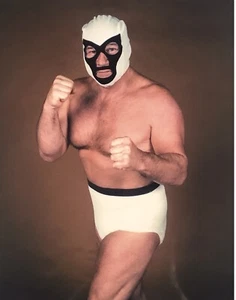 VINTAGE 80’s PRO WRESTLING PHOTOS Mr Wrestling II 8 X 10 BUY ANY 4 GET 5th FREE - Picture 1 of 8