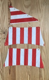 LEGO 6285 Red and White Striped 3 Sails Black Sea Barracuda