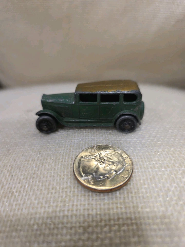 TOOTSIE TOY 1924 BUICK SEDAN DIE CAST METAL TOY IN Green #2231 - Image 1 of 4