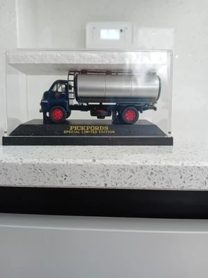 VANGUARDS 1:64  VA7002 PICKFORD  BEDFORD S TYPE TANKER Special Limited Edition - Image 1 of 4