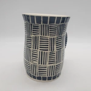 Artist Signed Linda Sgraffito Black & White Mug 4.75" T Geometric Lines Straw - Picture 1 of 16