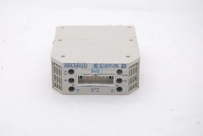 Convertidor Analógico Aba6ad121 Telemecanique - Entrada 0...10V Nuevo Stock en Italia Foto 1 de 4